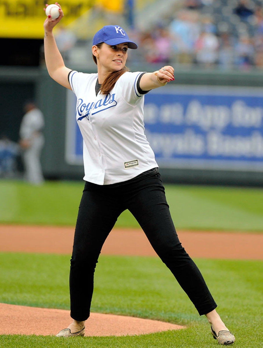 2015-0602-Hayley-Atwell.jpg